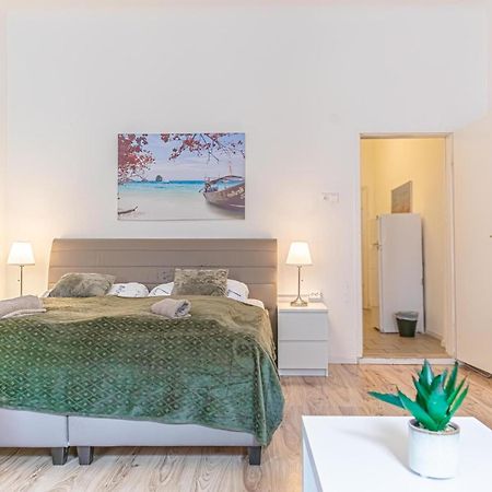 Apartamento Budget-Friendly 2Br Apt With Great Location Viena Exterior foto